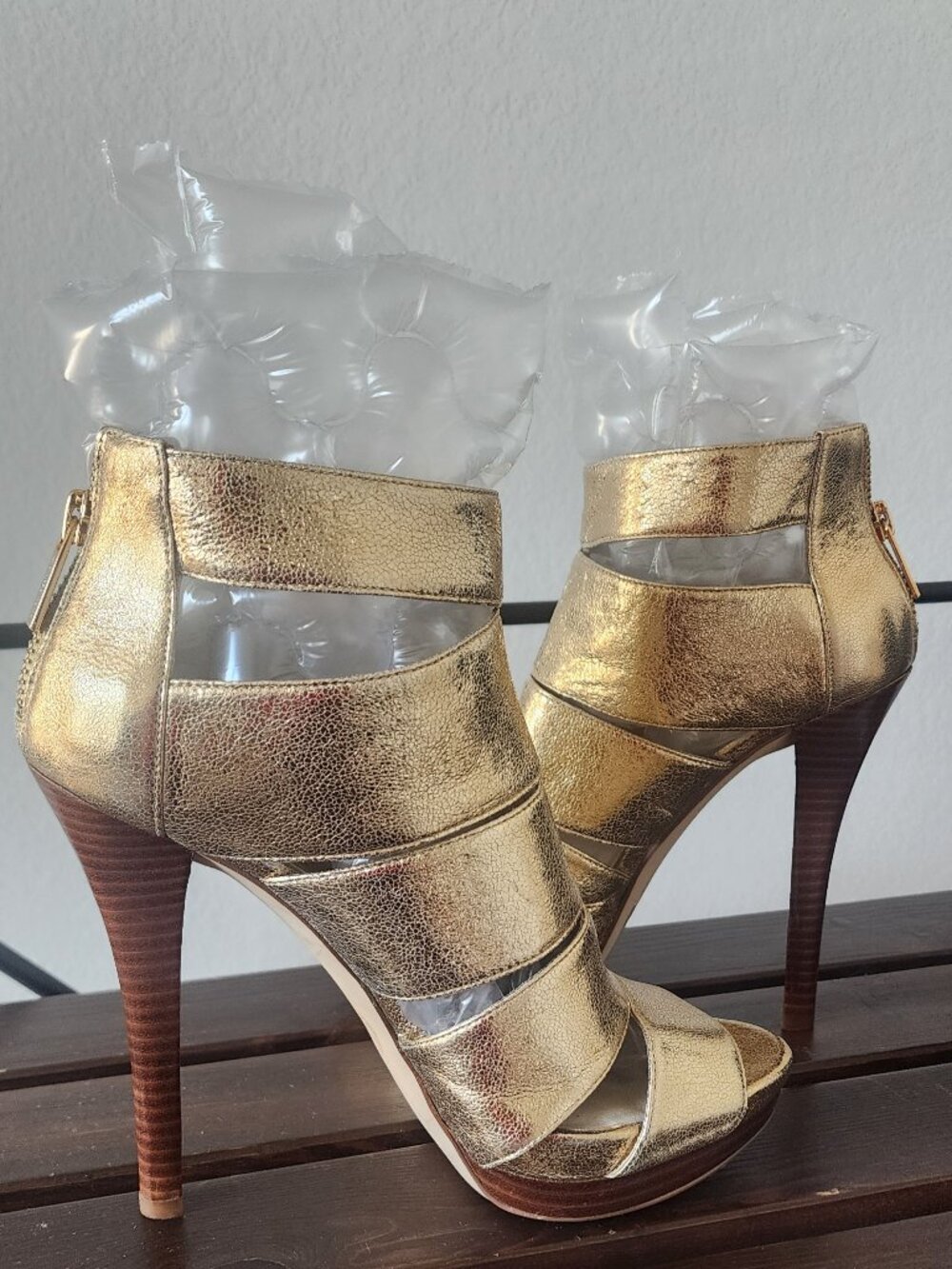 Michael Kors Gisele Gold Metallic Platform Heels — Size 8